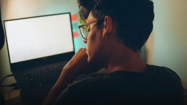 Chudobnejšie deti sa v PISA zlepšili najviac. Umelá inteligencia im to môže zobrať